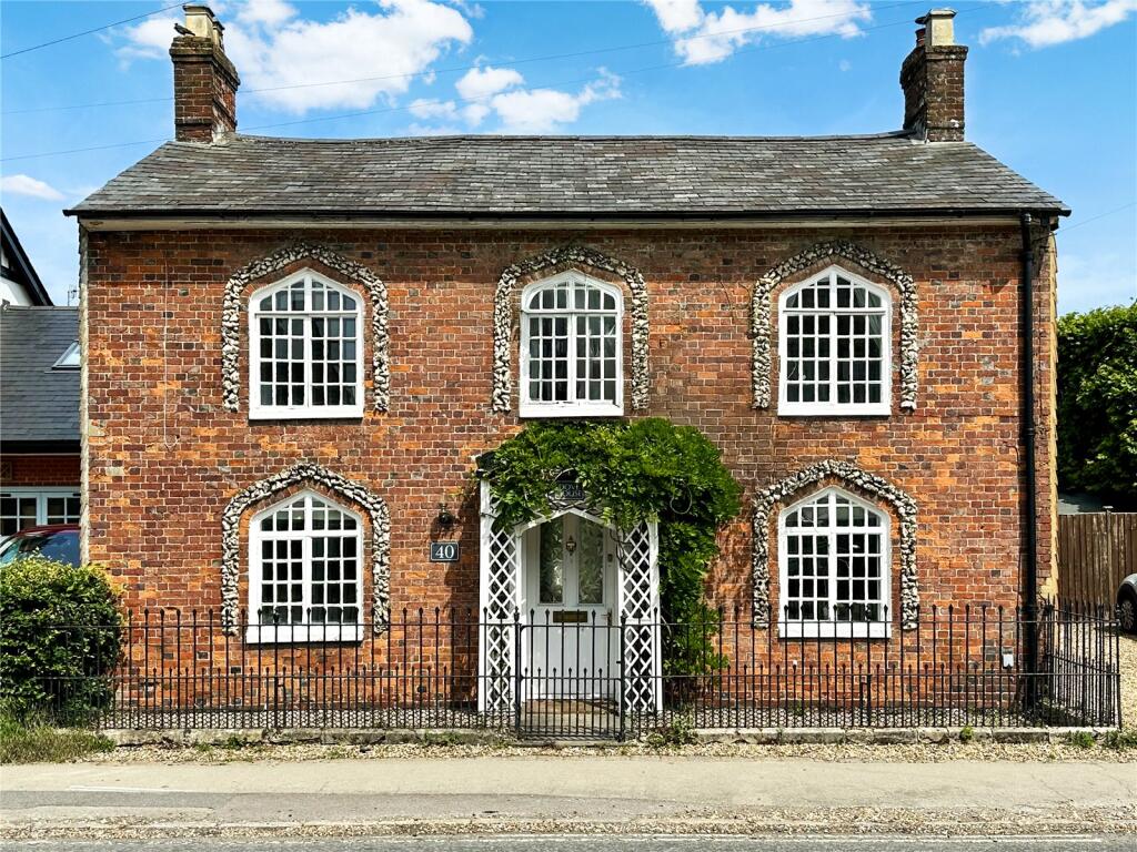 4-bed detached on London Road, Marlborough, SN8, £850,000