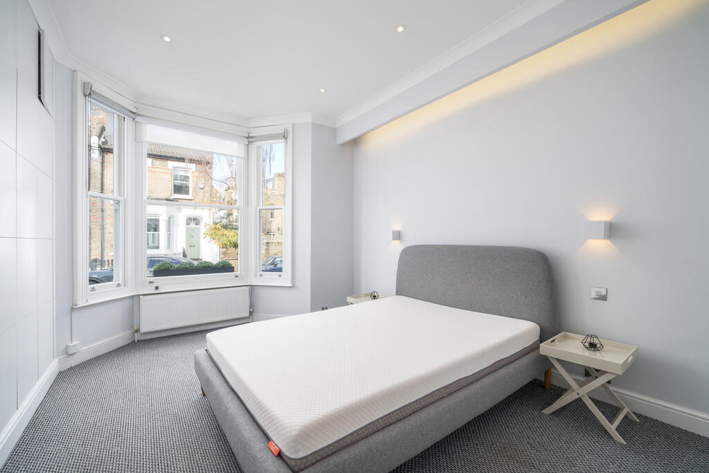 Apartment in London - More