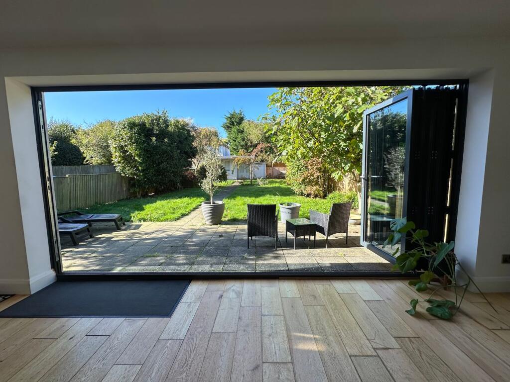 House in Bexhill-on-Sea, Collington - More