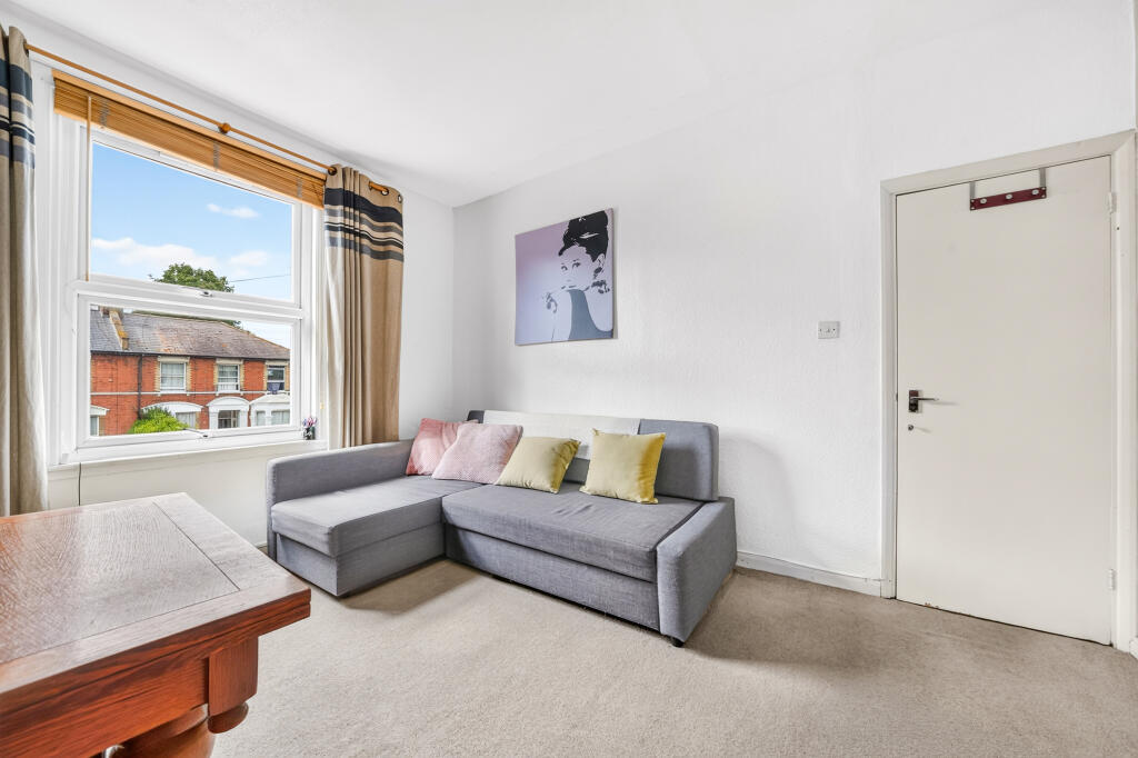 Apartment in London - View 3