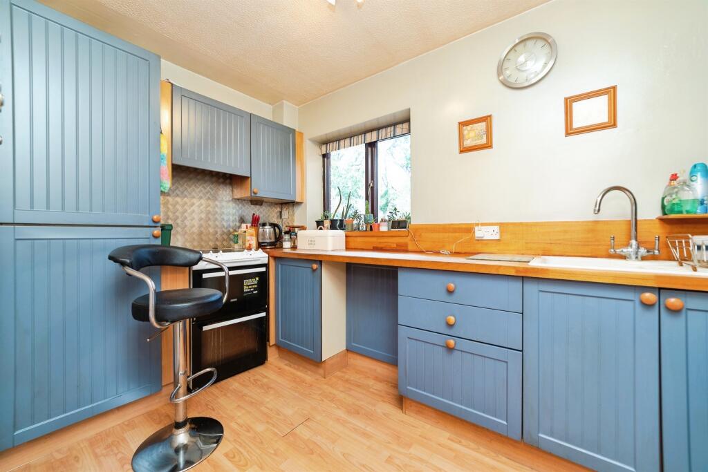 Apartment in East Hertfordshire, Hertford - More