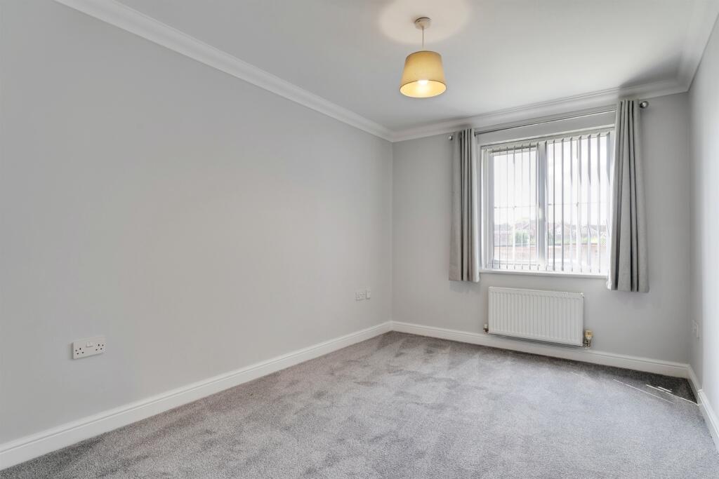 Apartment in Mid Suffolk, Stowmarket - More