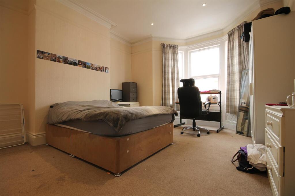 3 bedroom maisonette for rent