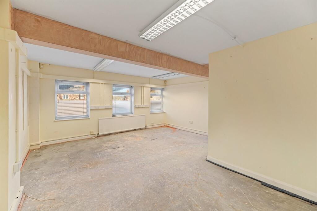 High Street, Frodsham, WA6 photo 4