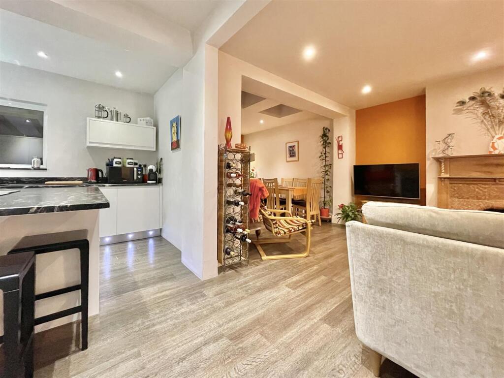 Main image of property: 29, Cleveland Avenue, Weymouth, Dorset, DT3 5AG