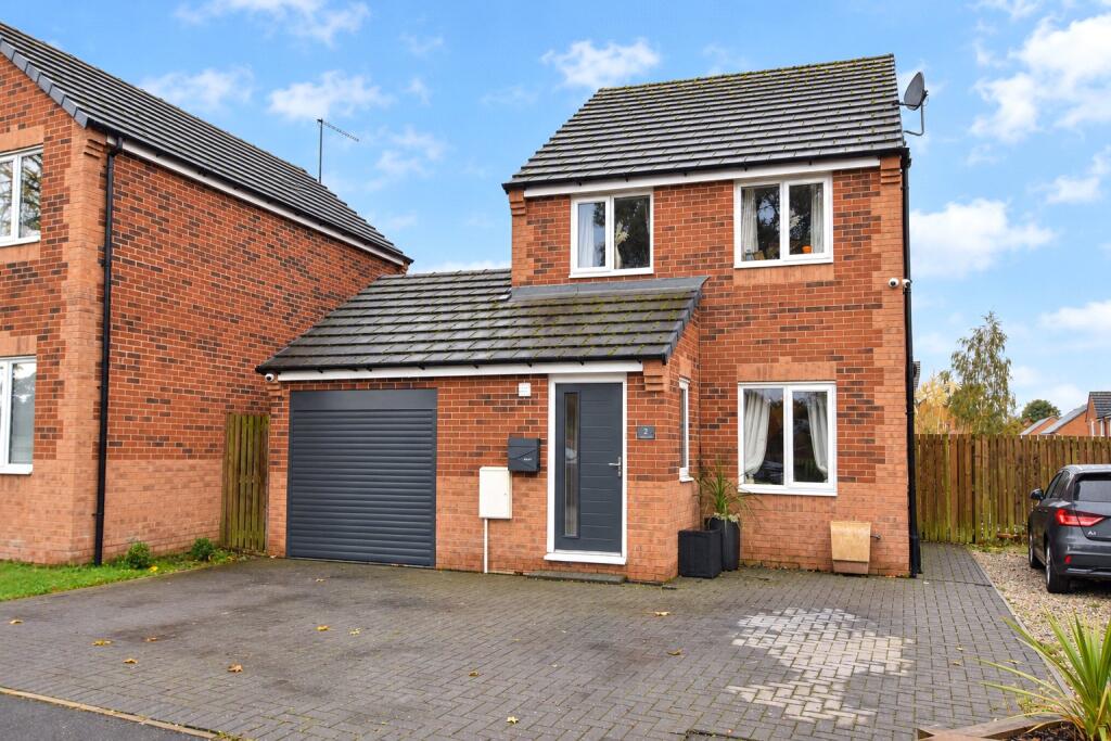 3-bed detached on Beaconsfield Road, Balderstone, Rochdale, Greater Manchester, OL11, £310,000