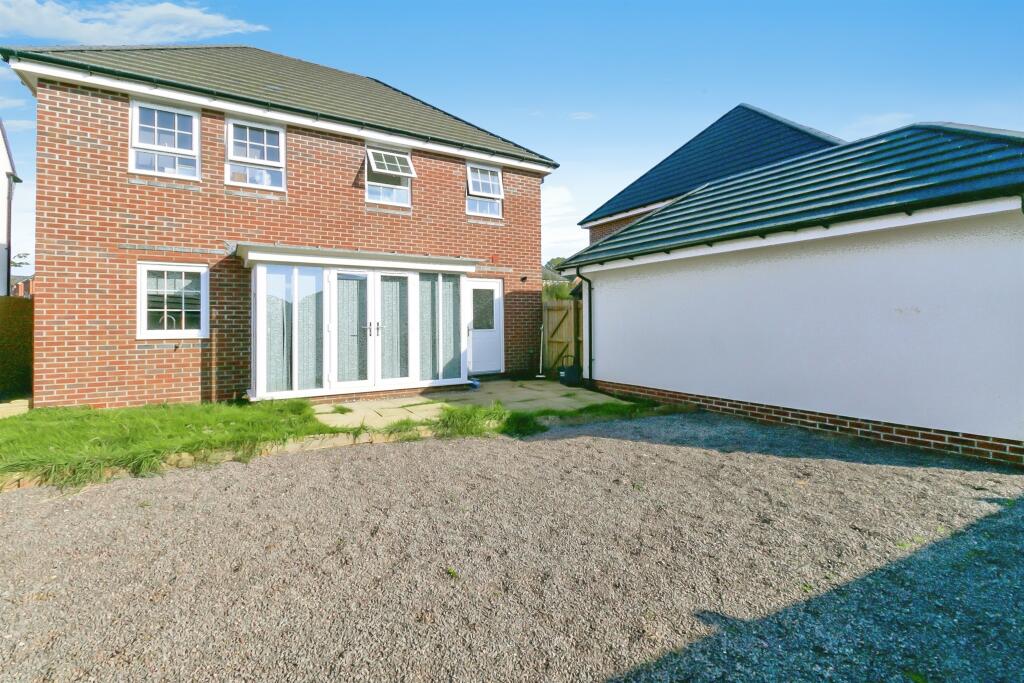 4-bed detached on Rhodfa'r Hurricane, St. Athan, £440,000