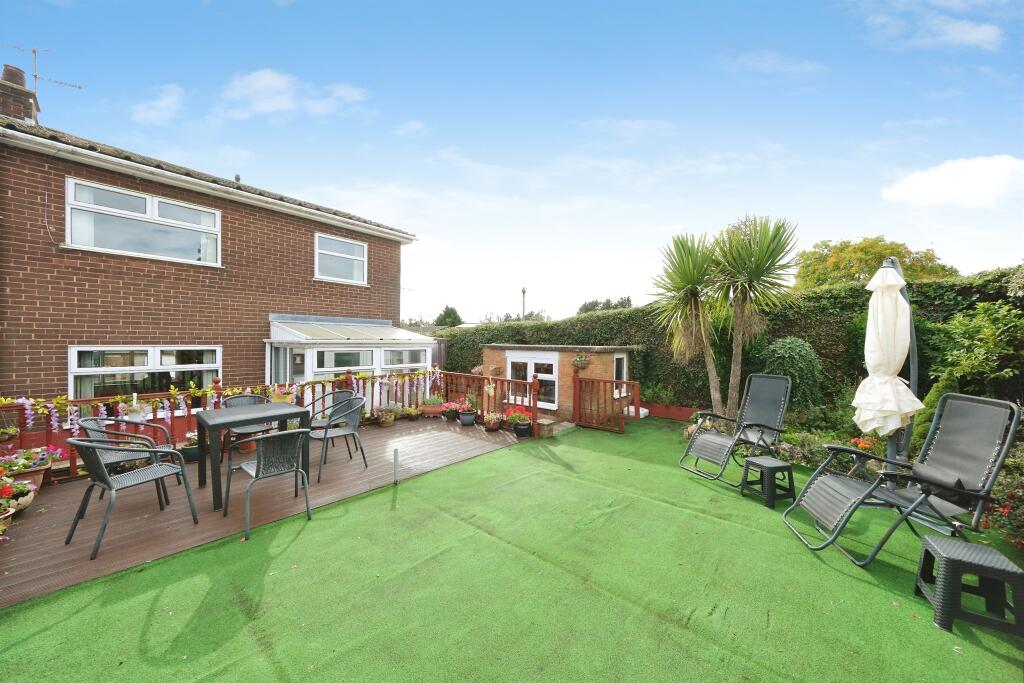 House in Rotherham, Cliff Hills, Maltby - View 4