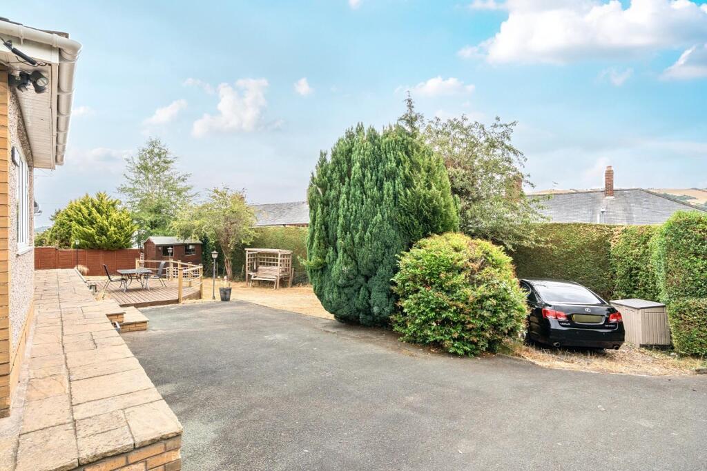 House in Newtown - View 5