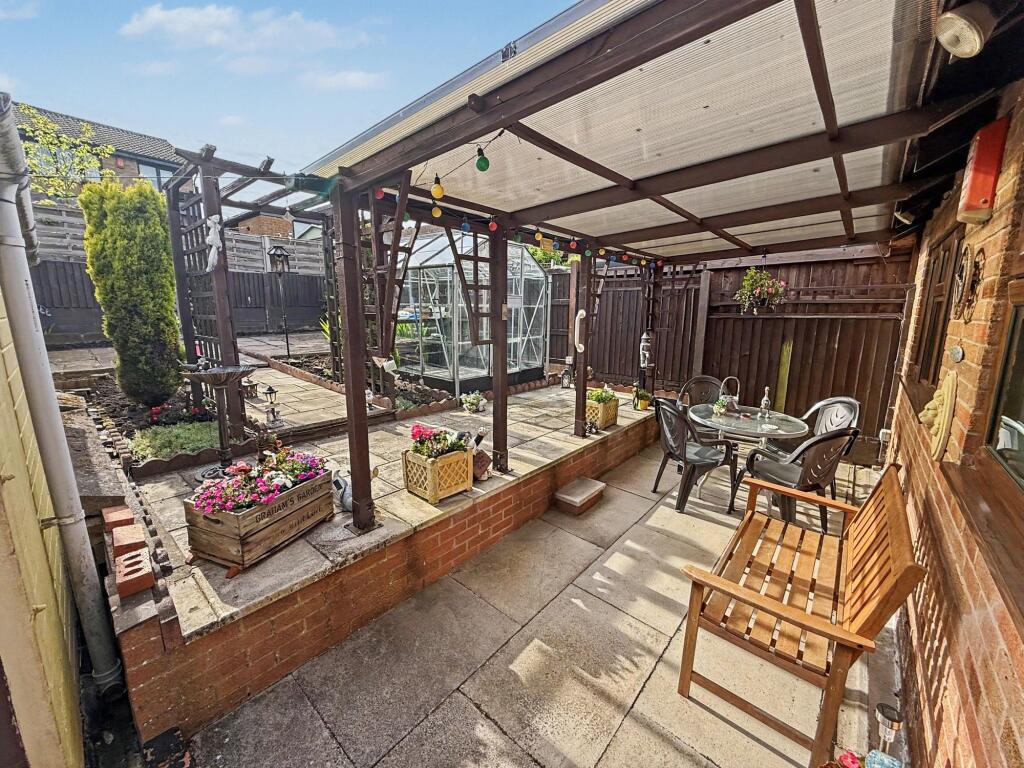 House in Stoke-on-Trent, Bucknall - View 5