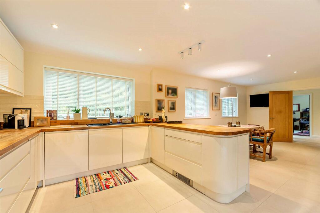 House in Guildford - View 3