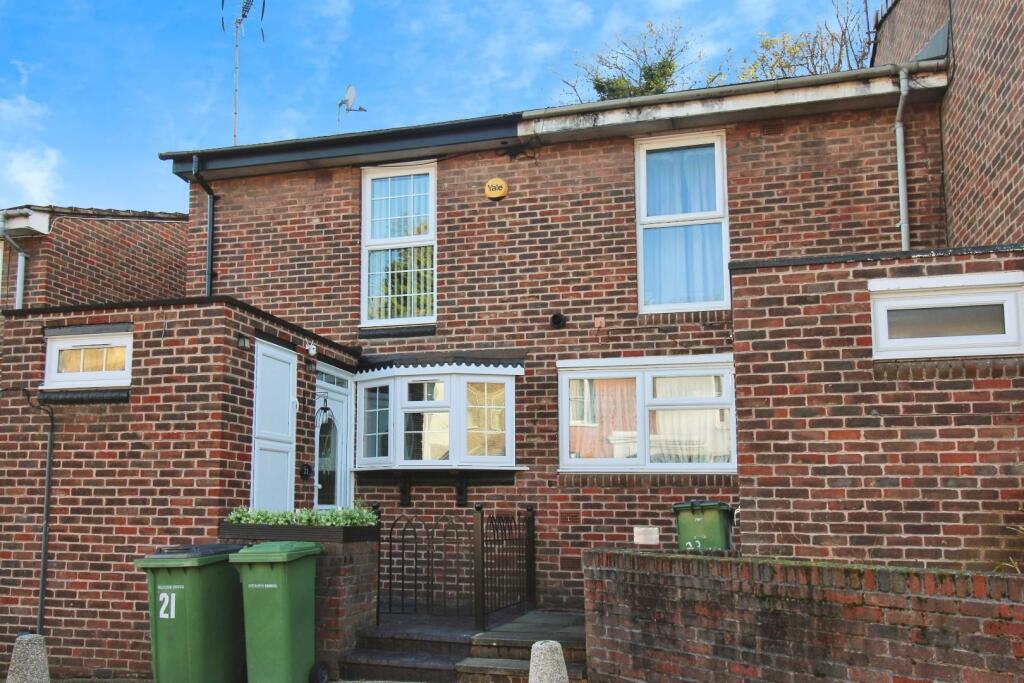 Main image of property: Congleton Grove, London