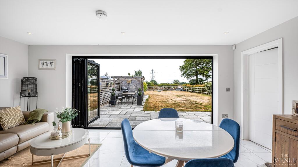 House in Lichfield, Shenstone - View 3
