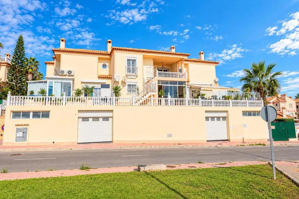 Main image of property: Valencia, Alicante, Torrevieja