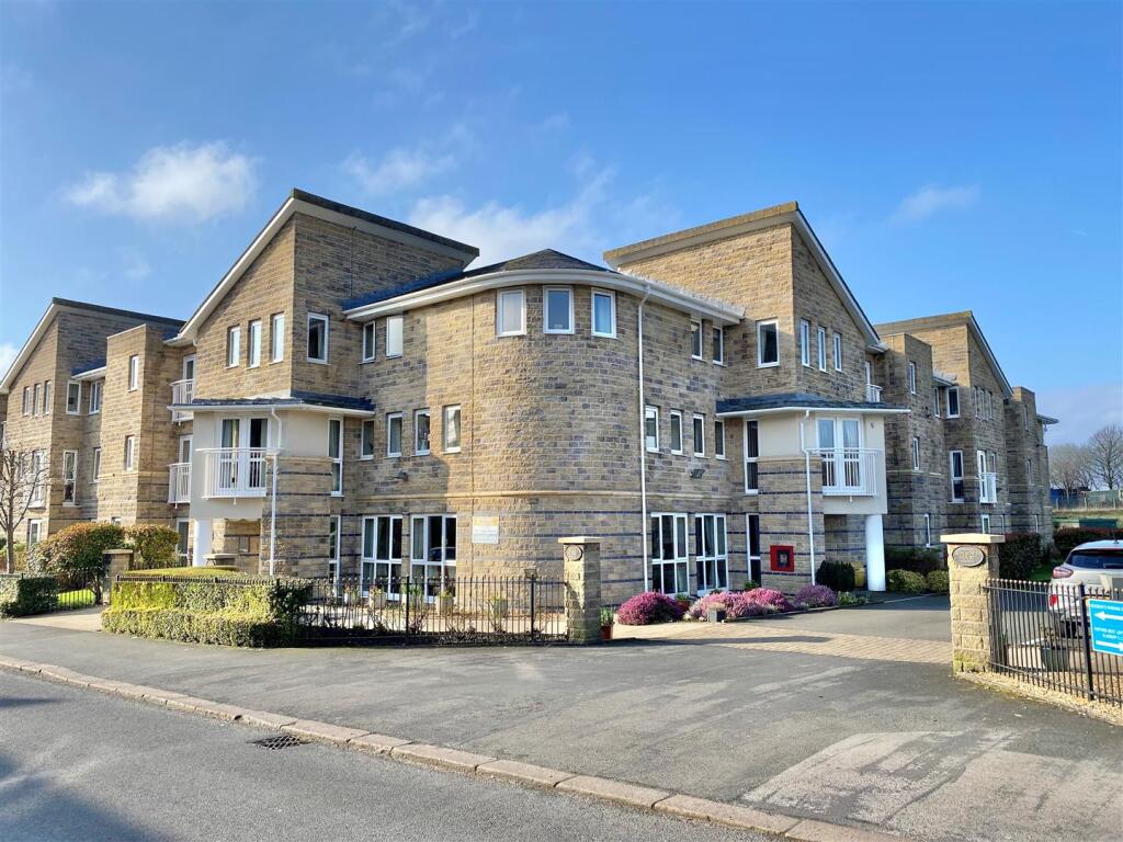 Main image of property: North Road, Glossop