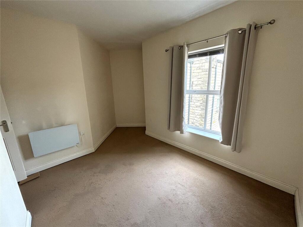 Apartment in Bradford, Bingley - View 5