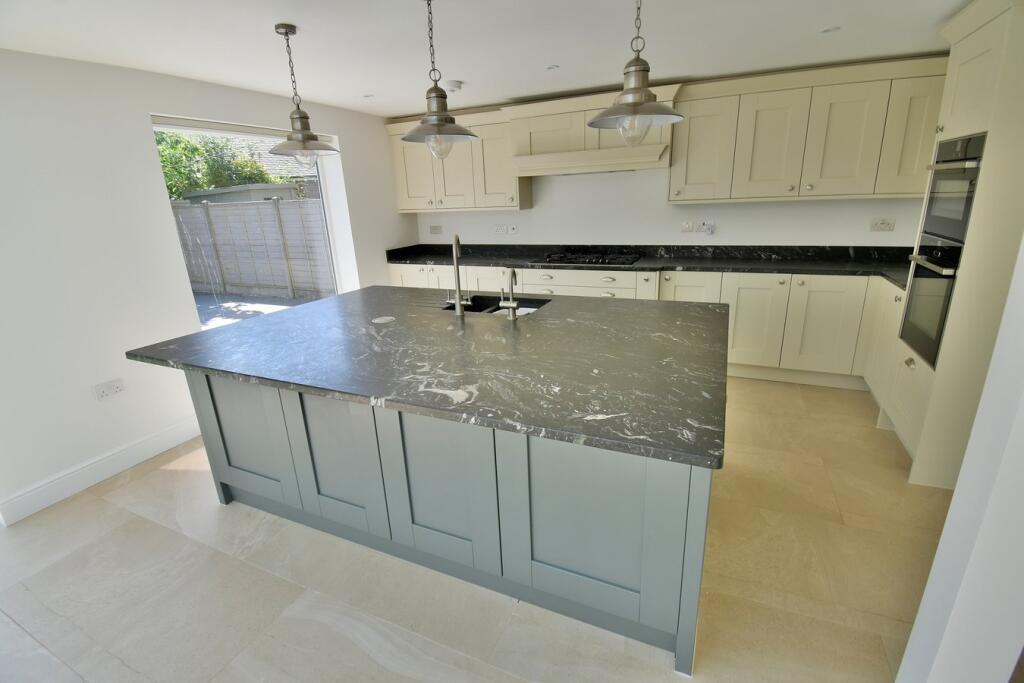 House in Ferndown, The Camelias - View 5
