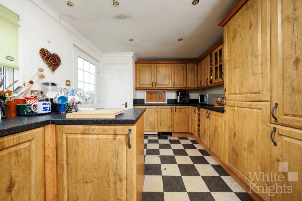 Fairfield Park, West End Road, Mortimer Common, Reading, Berkshire, RG7 3TW photo 4
