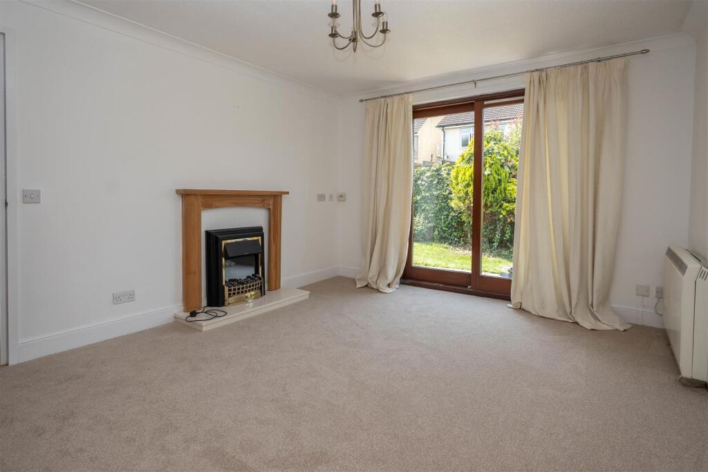 Uplands Road, Warley, Brentwood photo 2