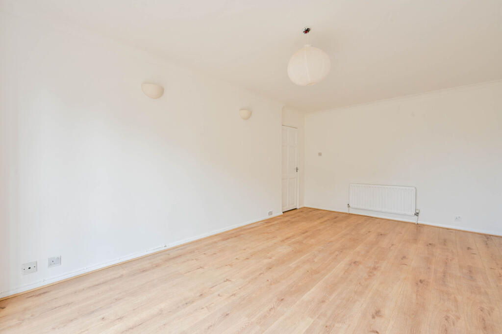 Apartment in Kingston upon Thames - More