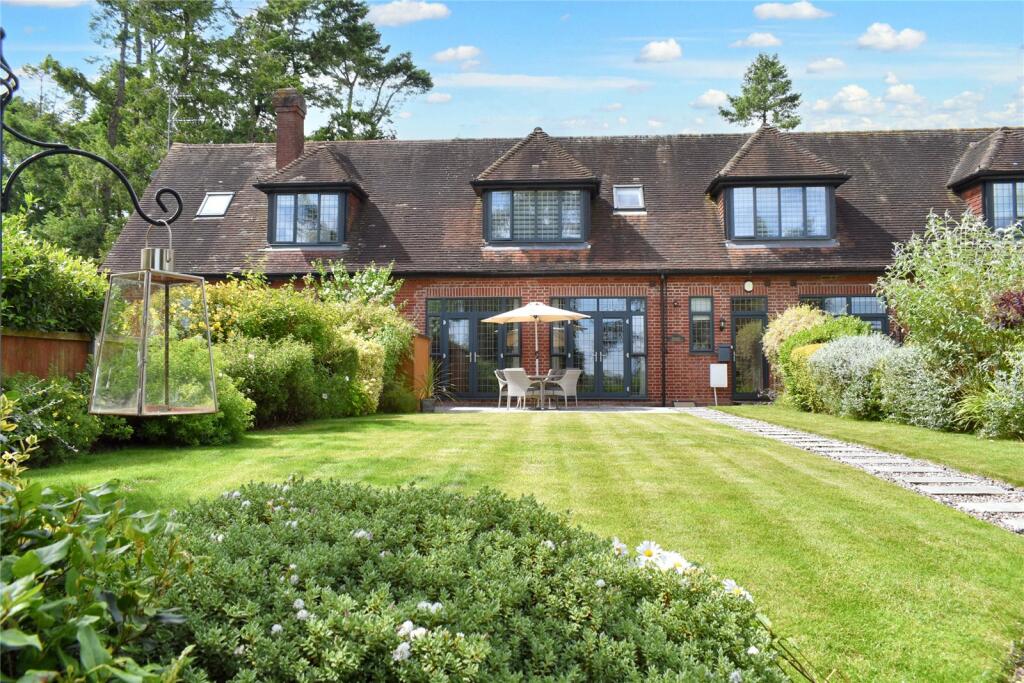 2-bed terraced on Manor Court, Stone, Kidderminster, Worcestershire, DY10, £395,000