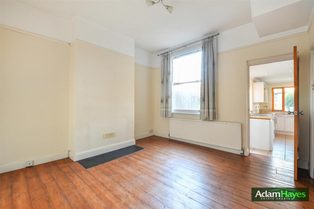 Coleridge Road, Woodside Park, N12 photo 4