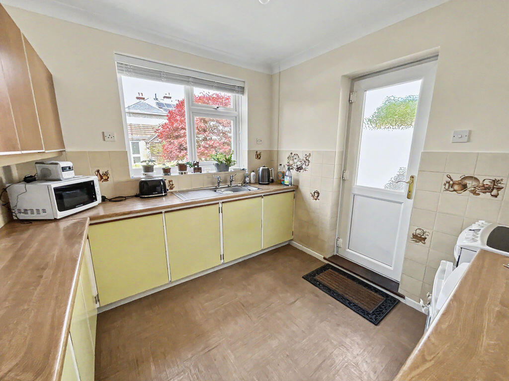 House in Christchurch, Bournemouth, Christchurch and Poole - More