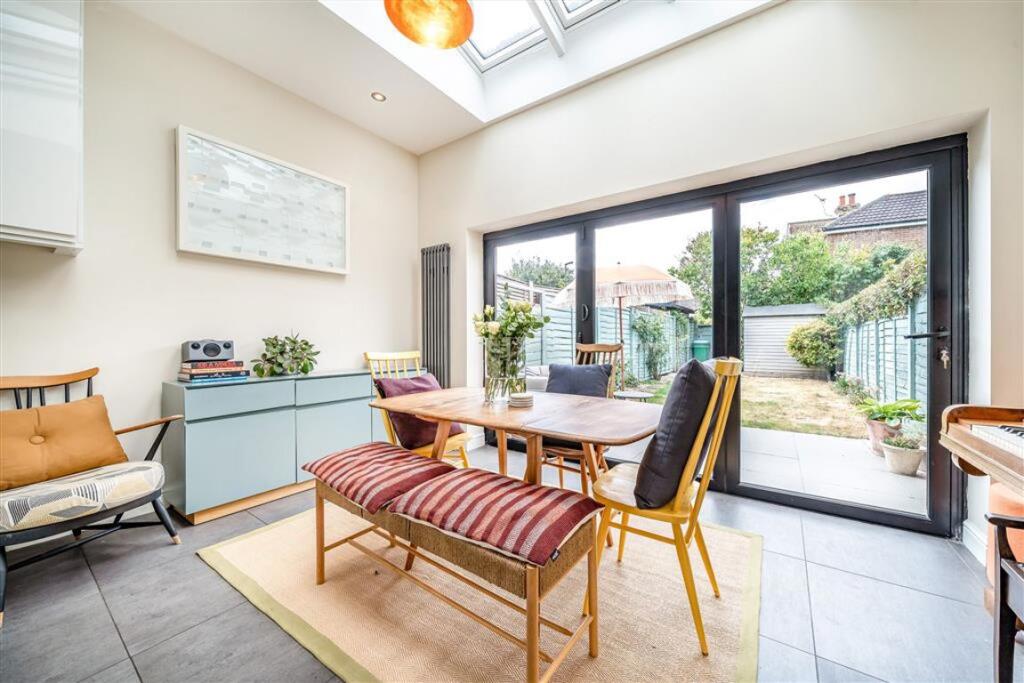 House in Twickenham - View 4