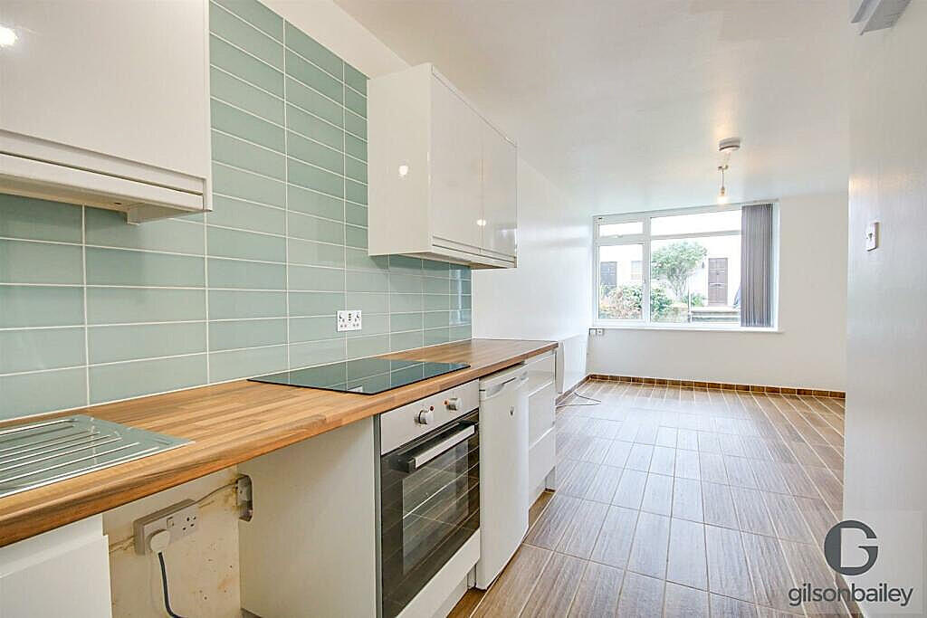 8 Mandells Court, Norwich, NR3 1AY photo 2