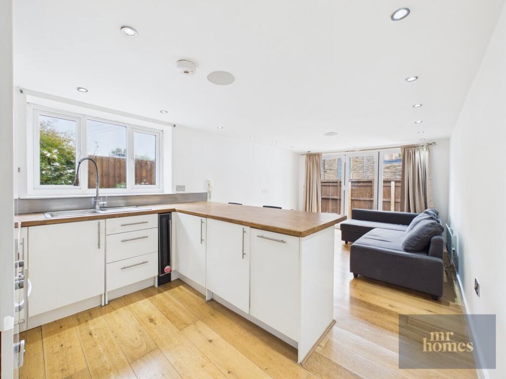 Main image of property: 54 Penarth Road, Grangetown, Cardiff, CF11