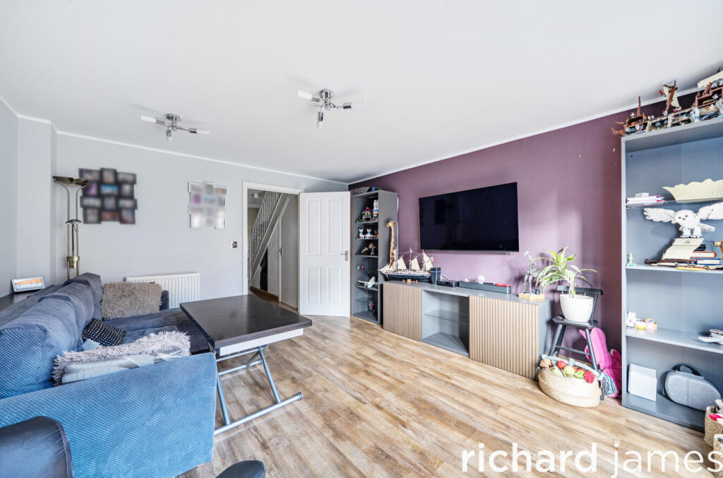 House in Swindon, Haydon Wick - View 3