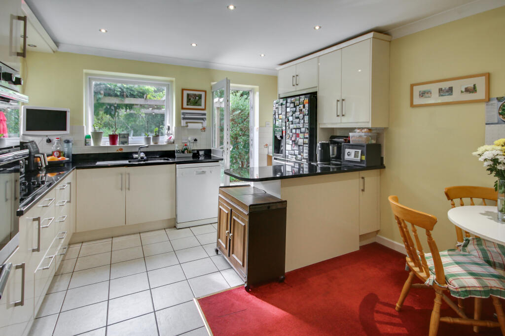 Hill House Close, Turners Hill, West Sussex photo 4