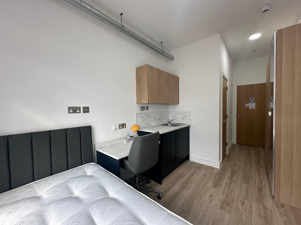 Apartment in Nottingham, Radford - View 3