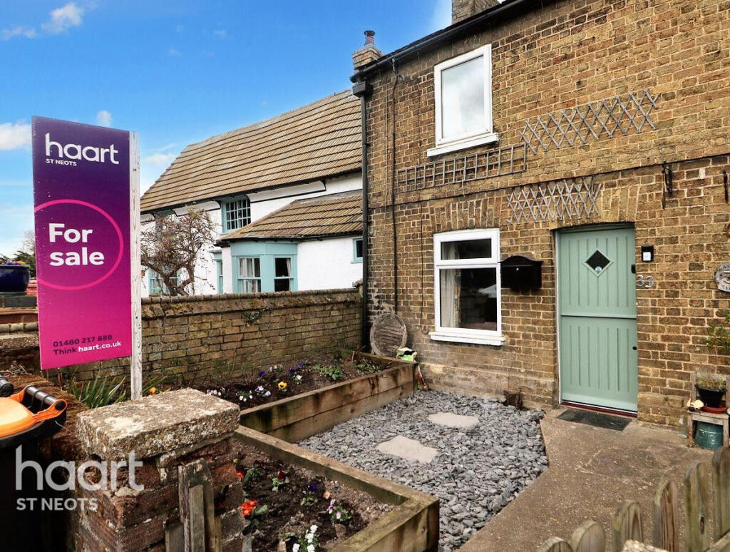 2-bed terraced on Great North Road, Bedford, £180,000