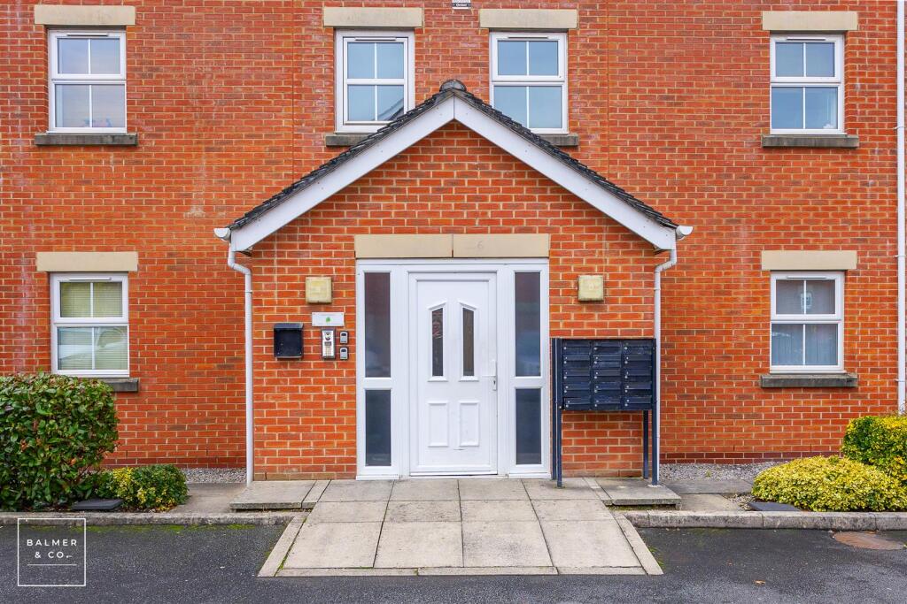 Garden Vale, Leigh, WN7 photo 4