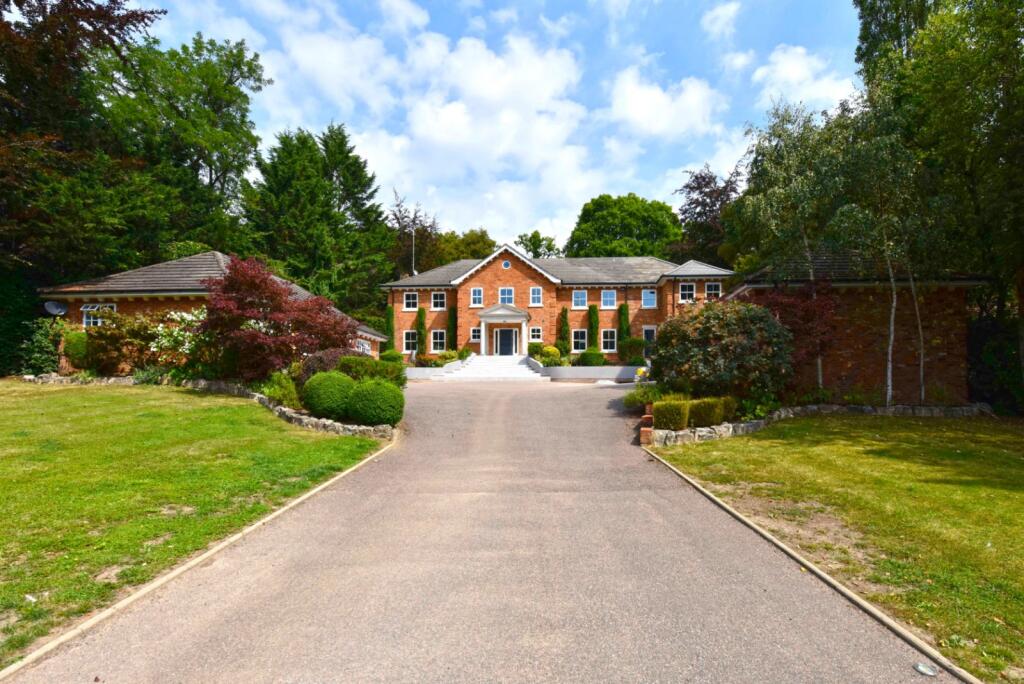 Main image of property: Long Bottom Lane, Seer Green, Beaconsfield, Buckinghamshire, HP9