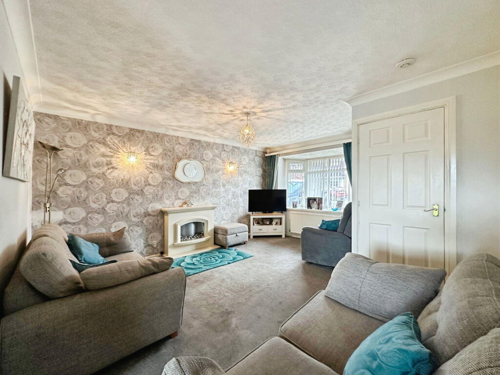 7, Bonville Gardens, Moseley Parklands, Wolverhampton, WV10 8UE photo 2