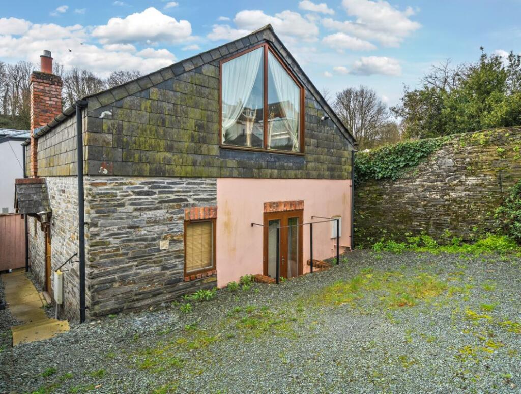 Main image of property: Mally Moo 4A Ruthys Lane, Padstow, Cornwall, PL28 8AZ