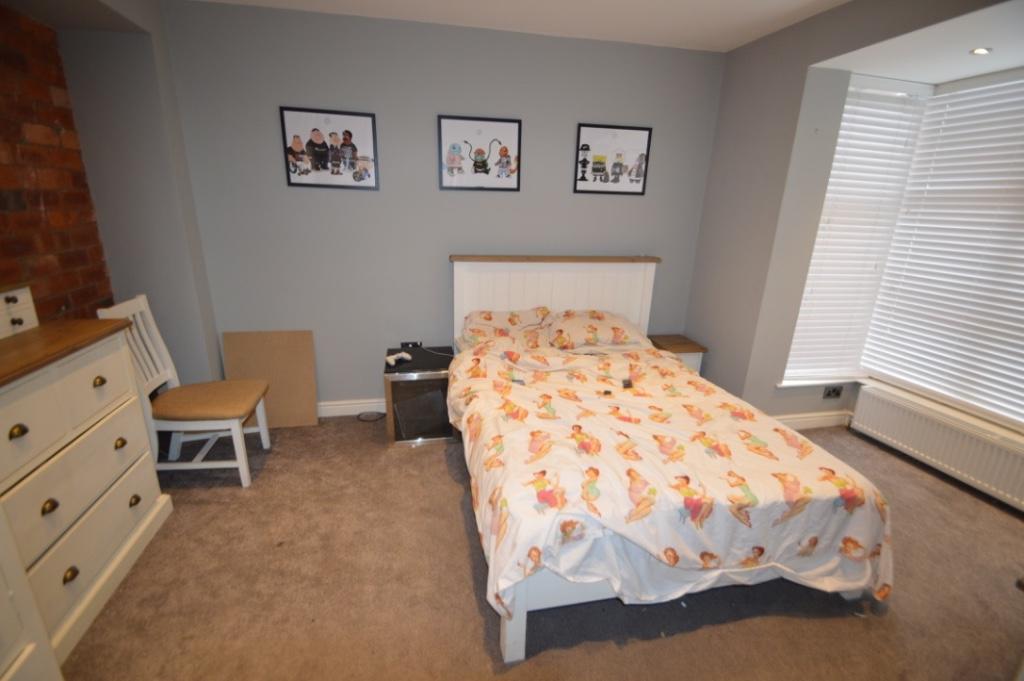 6 bedroom terraced house for rent