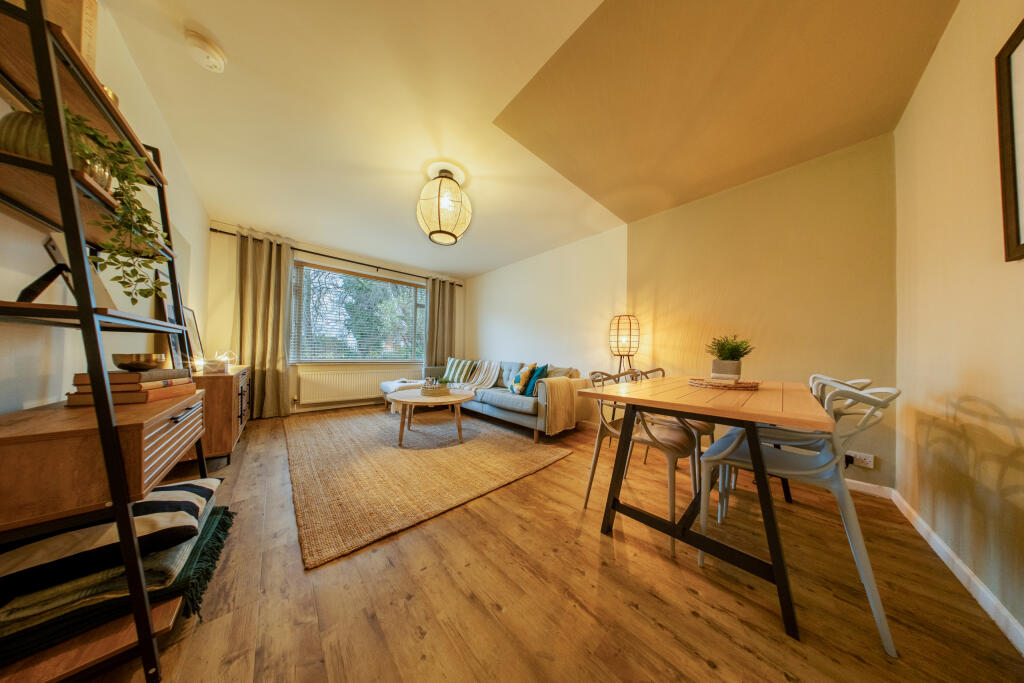 Main image of property: 3 The Poplars, Headingley, Leeds, LS6 2BT