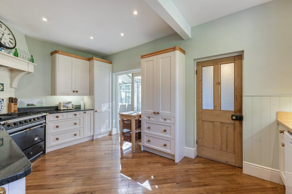 House in Three Rivers, The Cedars Estate, Batchworth - View 4