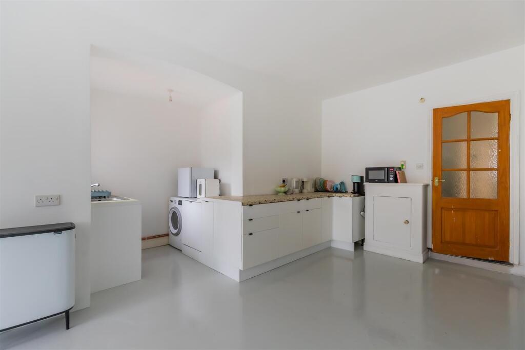 House in Cardiff, Plasnewydd, Roath - View 4