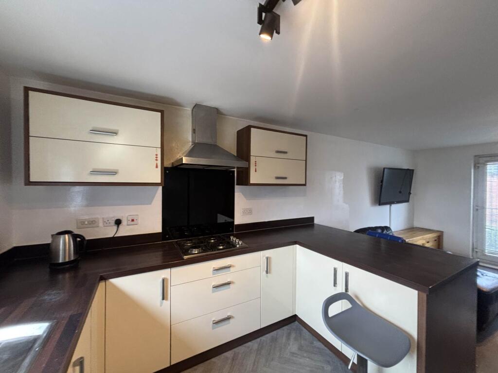 Apartment in Oldham - View 4