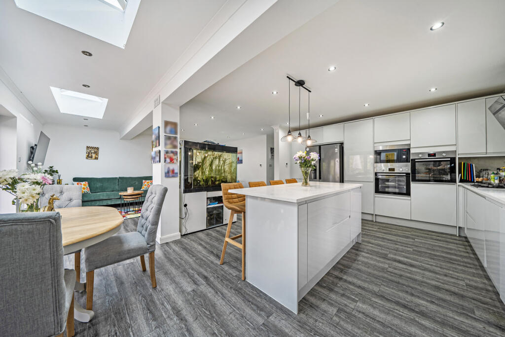 House in Gravesham, Kings Farm - View 2