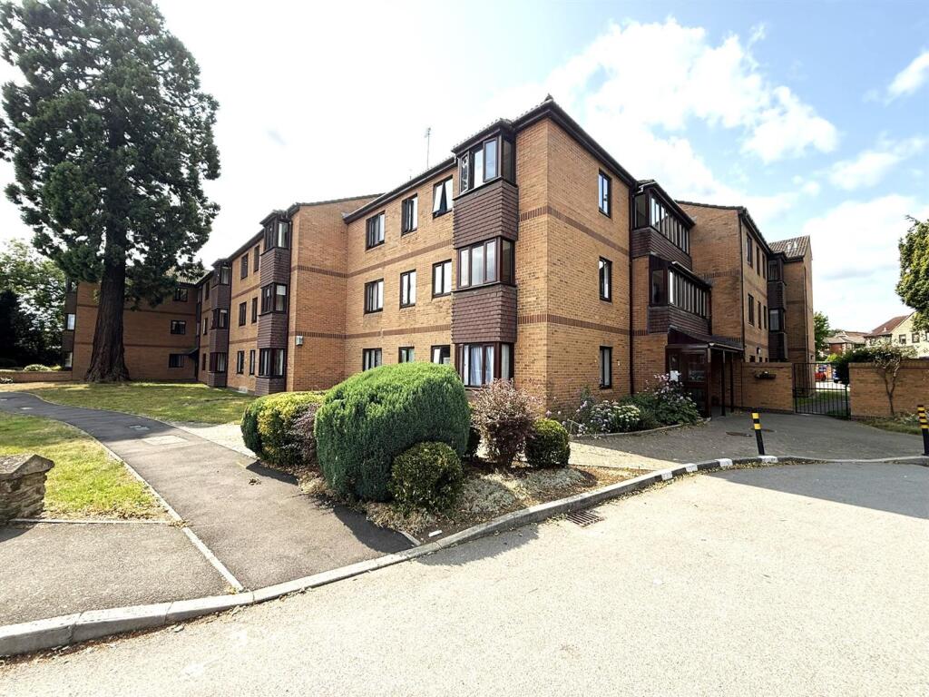 2-bed other on Langley Road, Chippenham, £110,000
