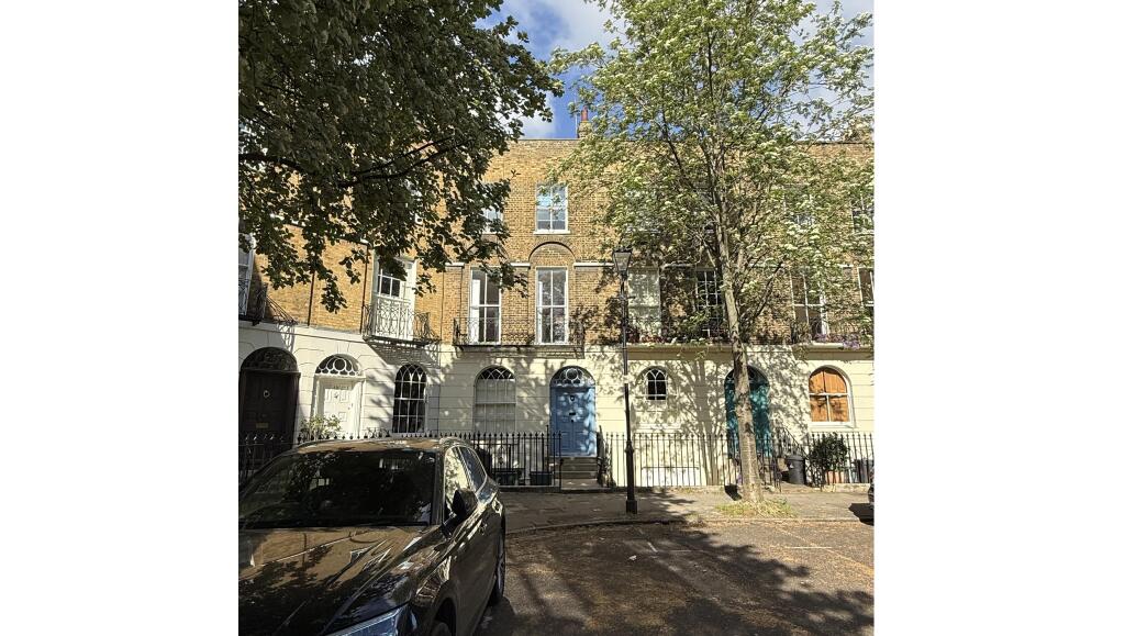 Studio house on 14 Cloudesley Square, Islington, London, N1, £40,000