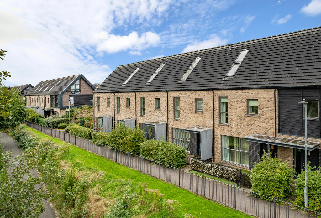 Main image of property: 3 Edmonton Terrace, Glasgow, G40