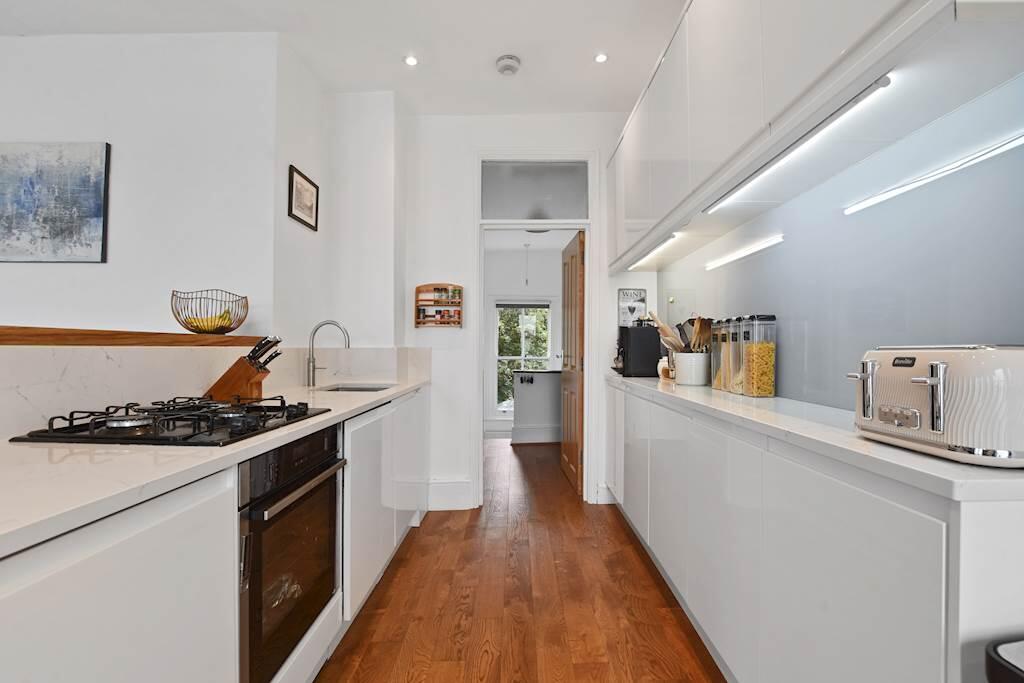 Apartment in London - View 3