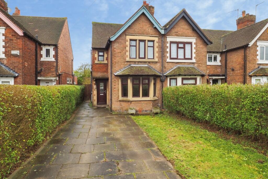 Main image of property: Queens Road West, Beeston, Nottingham, Nottinghamshire, NG9