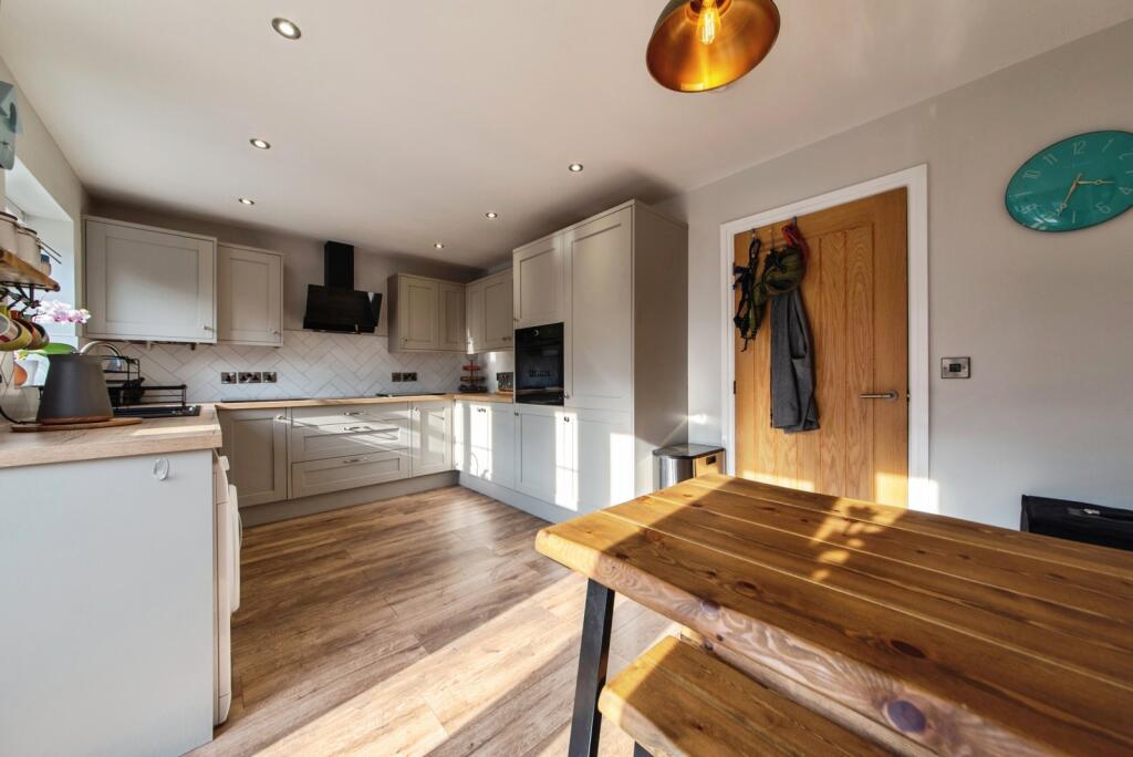 Poppyfield Close, Skellingthorpe, Lincoln, Lincolnshire, LN6 photo 4